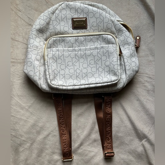 White smaller Calvin Klein book bag purse. New with tags - Picture 1 of 6